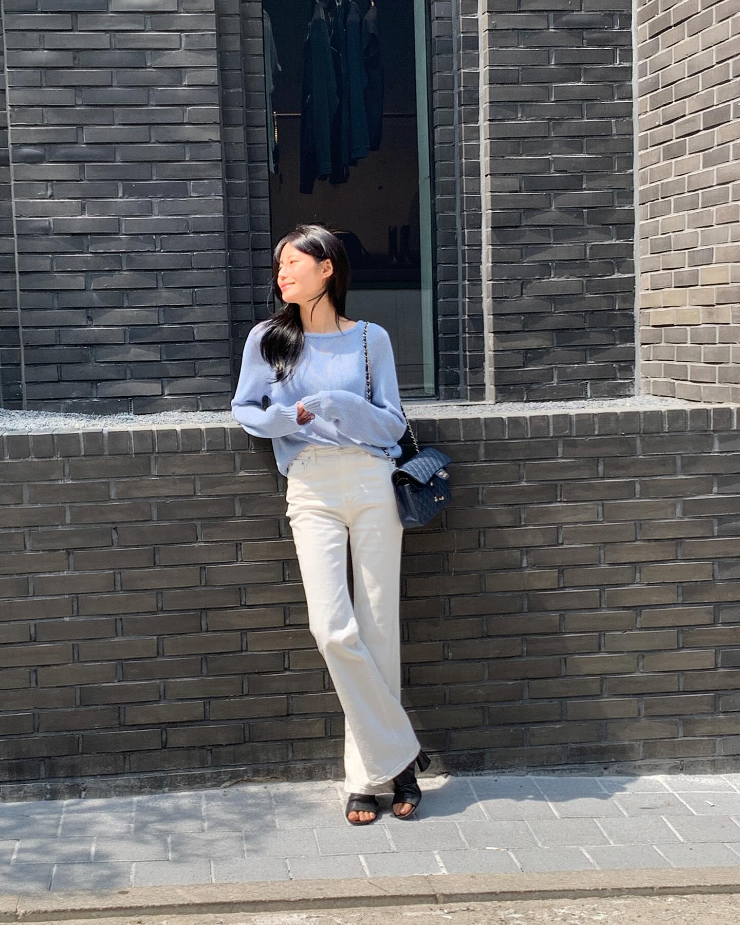 Áo len và quần jeans: Combo đẹp bất bại trong mùa lạnh, có rất nhiều cách diện để style luôn xịn- Ảnh 3.