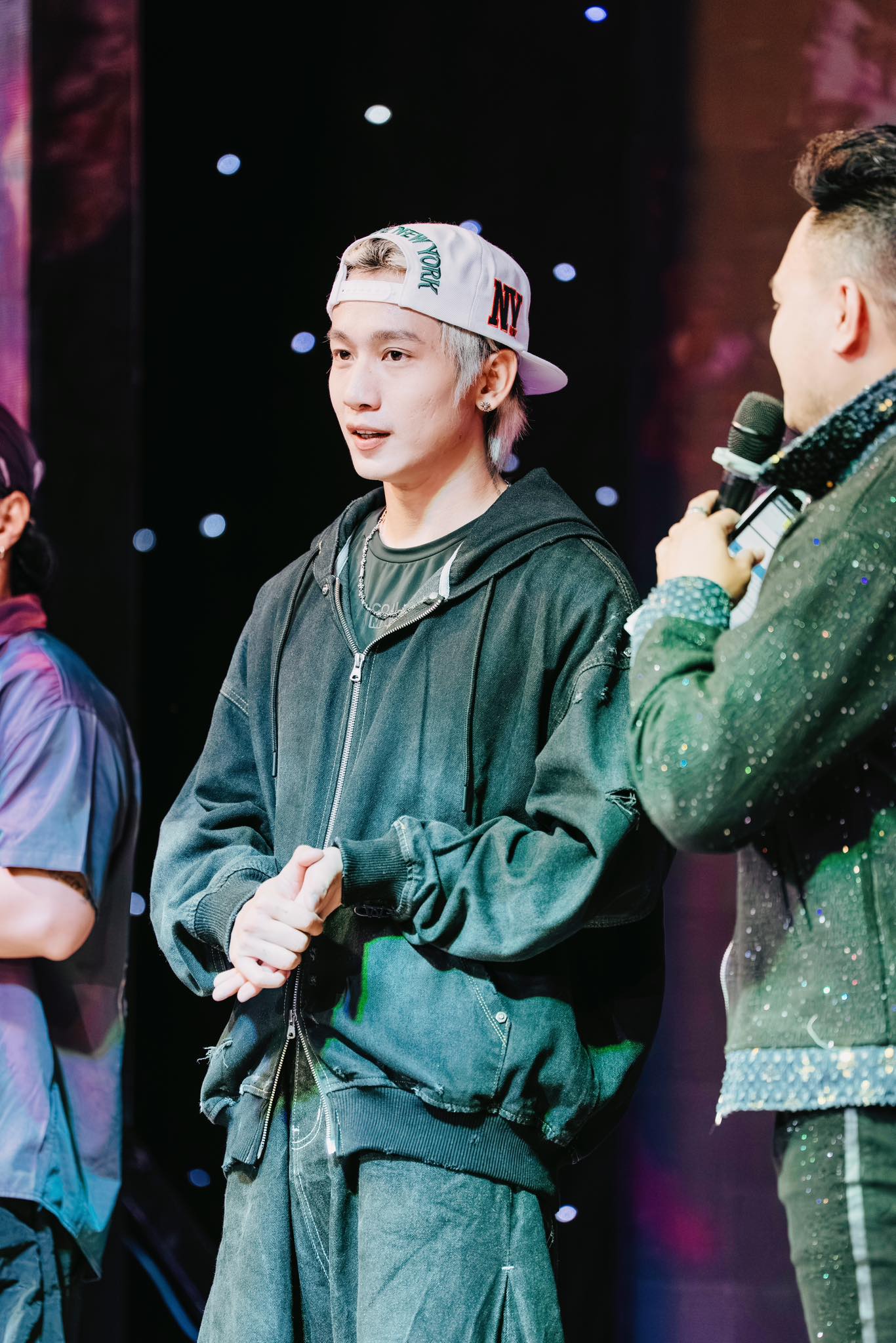 Xin 1 suất Anh Trai mùa 3 cho giám khảo dance battle này: Người đâu mà đẹp trai thế, profile thì quá xịn!- Ảnh 4.