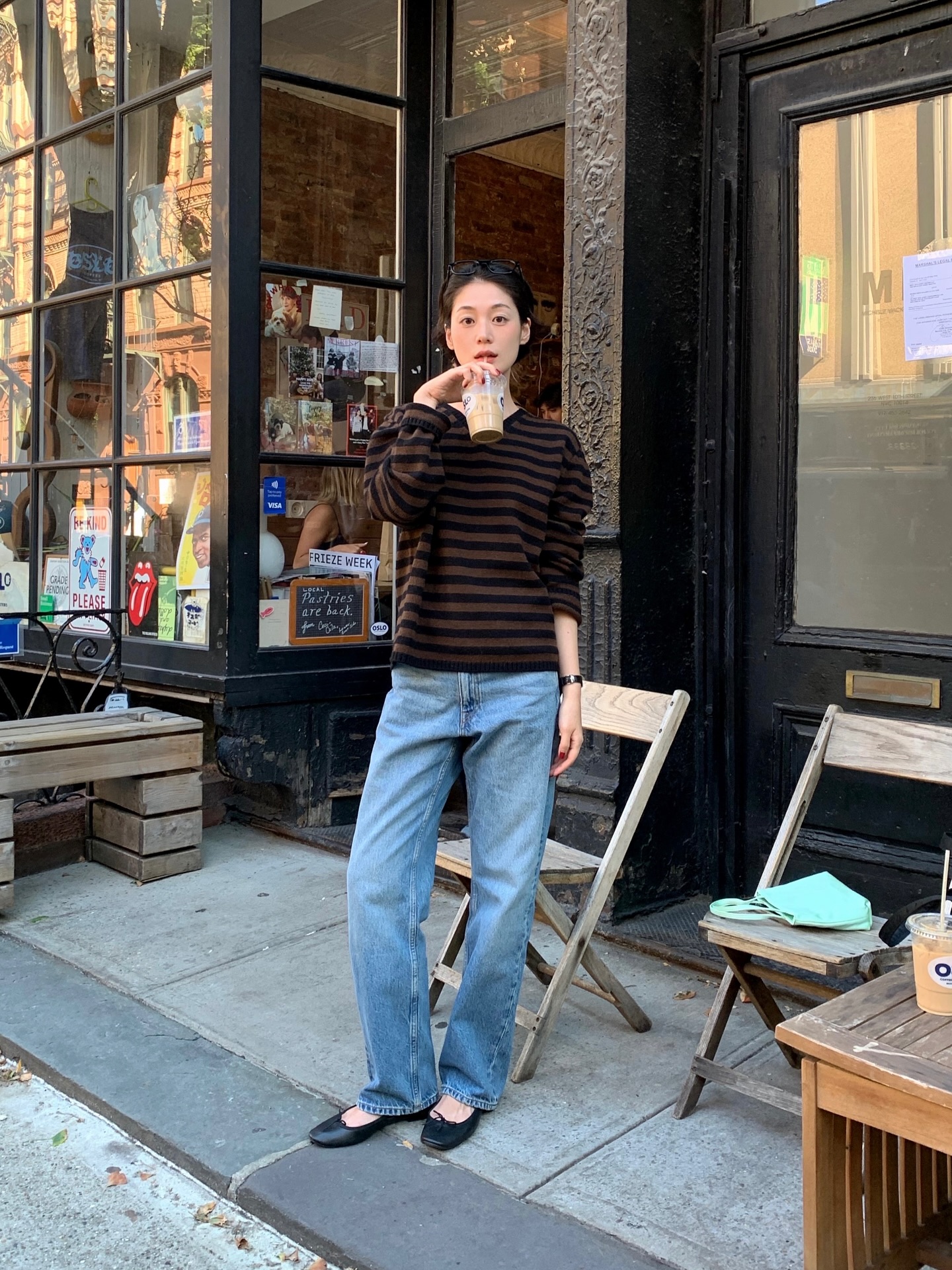 Áo len và quần jeans: Combo đẹp bất bại trong mùa lạnh, có rất nhiều cách diện để style luôn xịn- Ảnh 8.