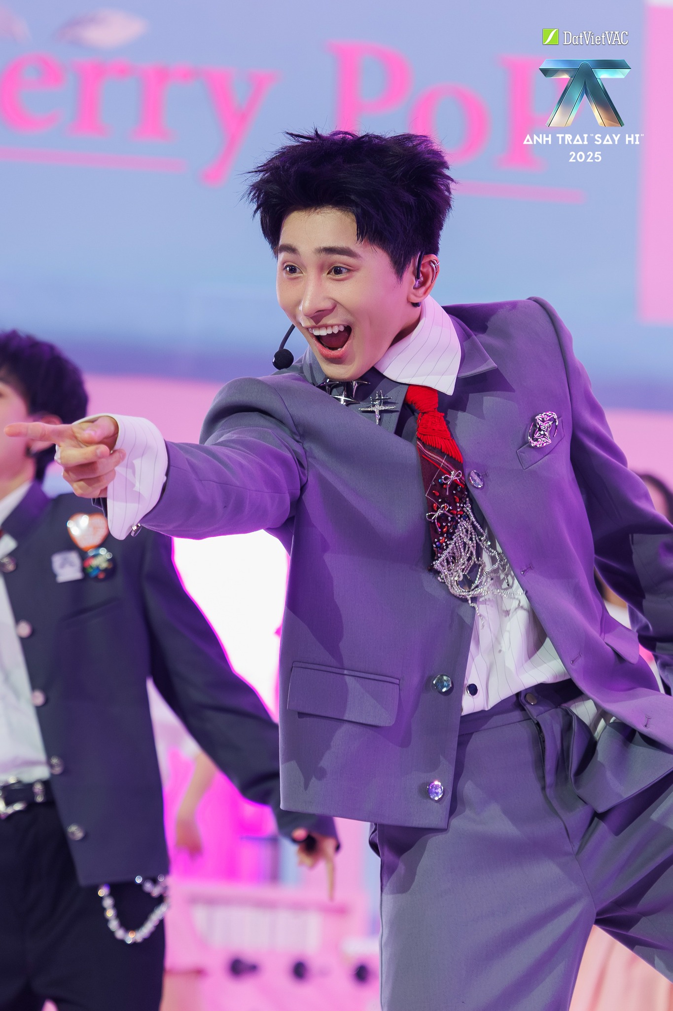 “Mỹ nam chạy trốn” của Say Hi: Visual chấp 10 Anh Trai, từng tẩu thoát khỏi công ty quản lý “ảo” hơn cả phim- Ảnh 6. “Mỹ nam chạy trốn” của Say Hi: Visual chấp 10 Anh Trai, từng tẩu thoát khỏi công ty quản lý “ảo” hơn cả phim- Ảnh 6.