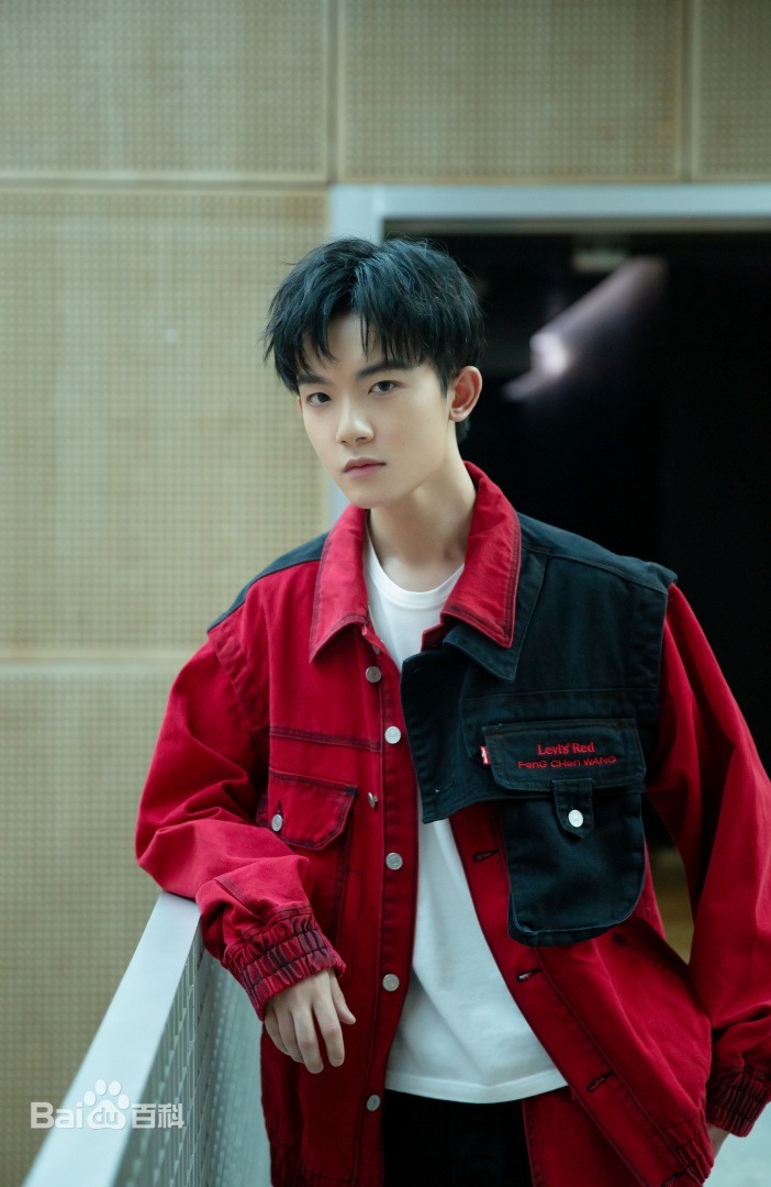 Cái giá phải trả của trai đẹp showbiz có hành vi livestream ngông cuồng, lộ cả 