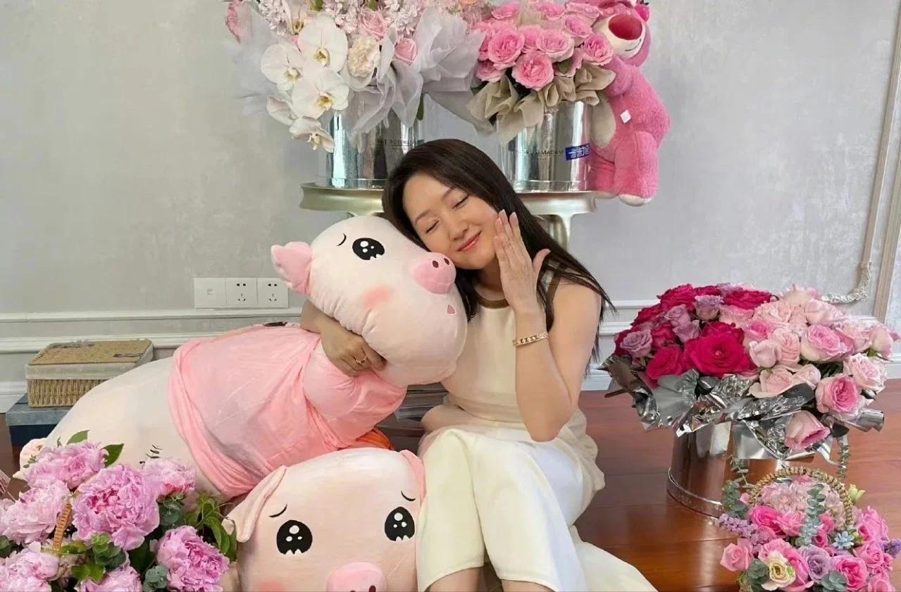 Căn nhà của Dương Vũ Anh, 53 tuổi, gây sốt: Decor sân vườn, bếp nhỏ, góc đọc sách đẹp như tạp chí- Ảnh 7.