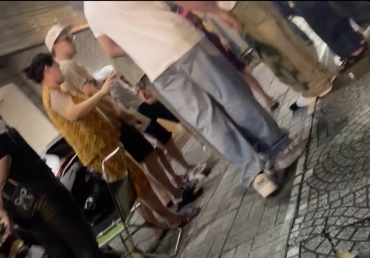 Diệp Lâm Anh lên tiếng khi bị nói dàn xếp, tung thêm clip hiện trường hỗn loạn vụ xô xát với chồng cũ- Ảnh 2. Diệp Lâm Anh lên tiếng khi bị nói dàn xếp, tung thêm clip hiện trường hỗn loạn vụ xô xát với chồng cũ- Ảnh 2.