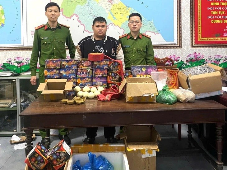 Triệt phá đường dây buôn bán hơn 6 tấn pháo nổ- Ảnh 1.