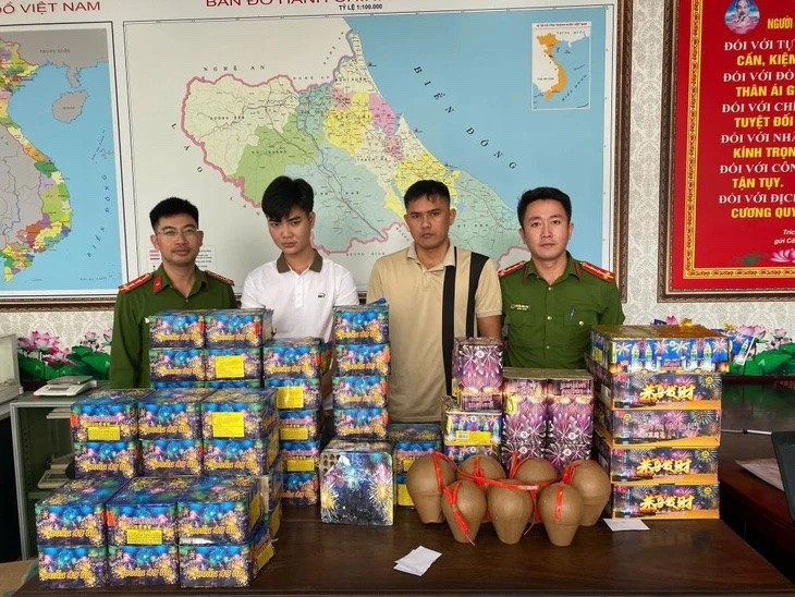 Triệt phá đường dây buôn bán hơn 6 tấn pháo nổ- Ảnh 2.