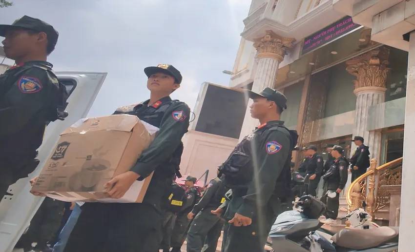 Cận cảnh các thùng carton được đưa ra từ cơ sở thẩm mỹ Mailisa tại TP.HCM- Ảnh 4.