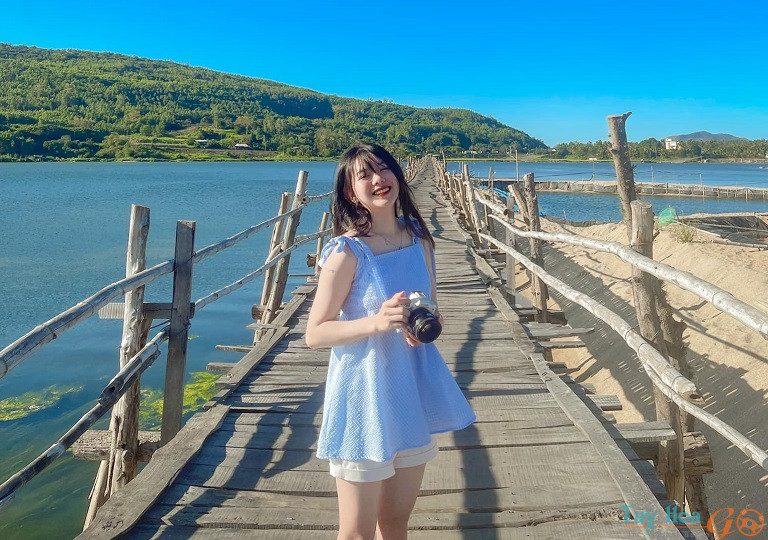 Cầu gỗ vượt sông dài nhất Việt Nam biến mất sau bão số 13: Lịch sử gần 30 năm, từng lên phim điện ảnh- Ảnh 11. Cầu gỗ vượt sông dài nhất Việt Nam biến mất sau bão số 13: Lịch sử gần 30 năm, từng lên phim điện ảnh- Ảnh 11.