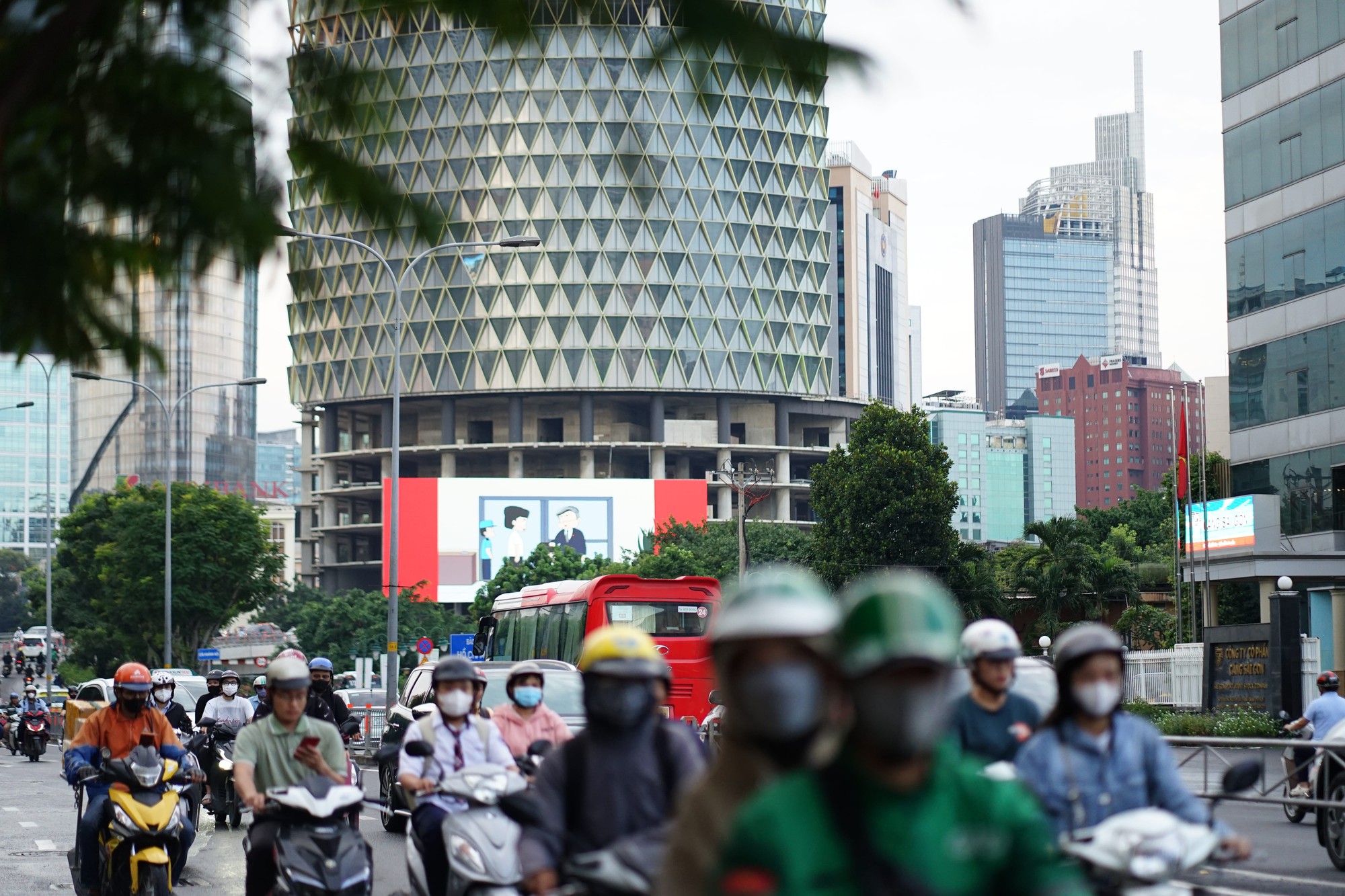 Cận cảnh cao ốc vị trí 'kim cương' được bà Trương Mỹ Lan xin tiếp tục đầu tư từ trại giam- Ảnh 1. Cận cảnh cao ốc vị trí 'kim cương' được bà Trương Mỹ Lan xin tiếp tục đầu tư từ trại giam- Ảnh 1.