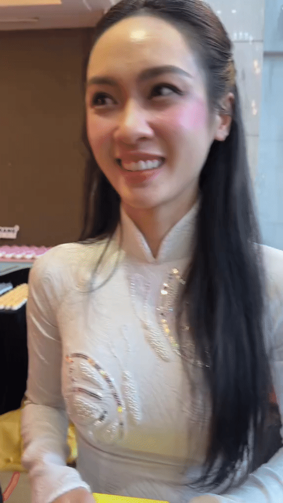 Cận cảnh gương mặt Cận cảnh gương mặt