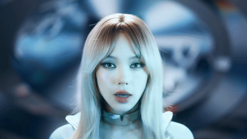 Minh Hằng thật sự ra MV “nhạc đen” rồi!- Ảnh 2.