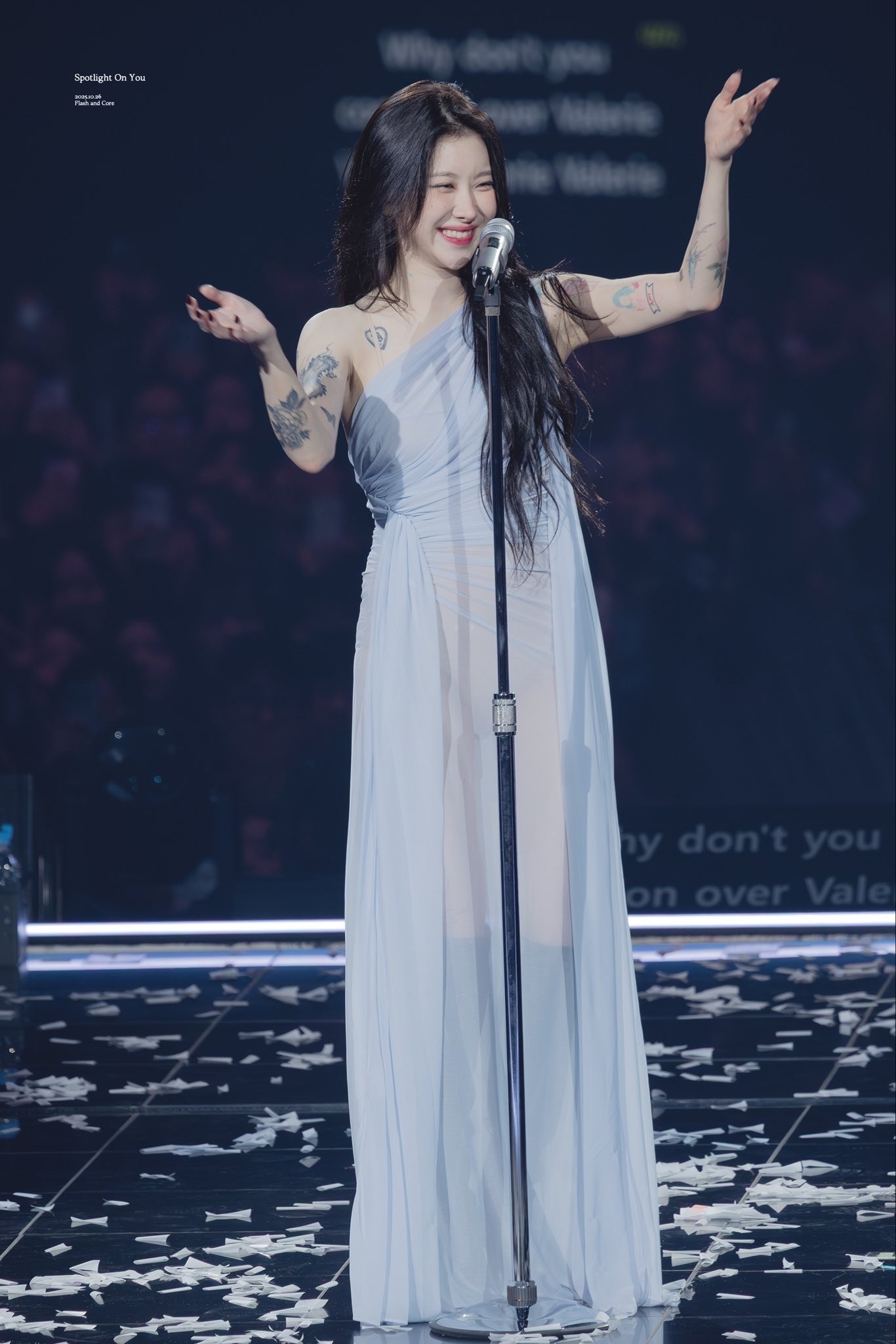 Nữ idol "đẹp thoát tục" với đồ mỏng manh, tay phủ kín hình xăm- Ảnh 2.