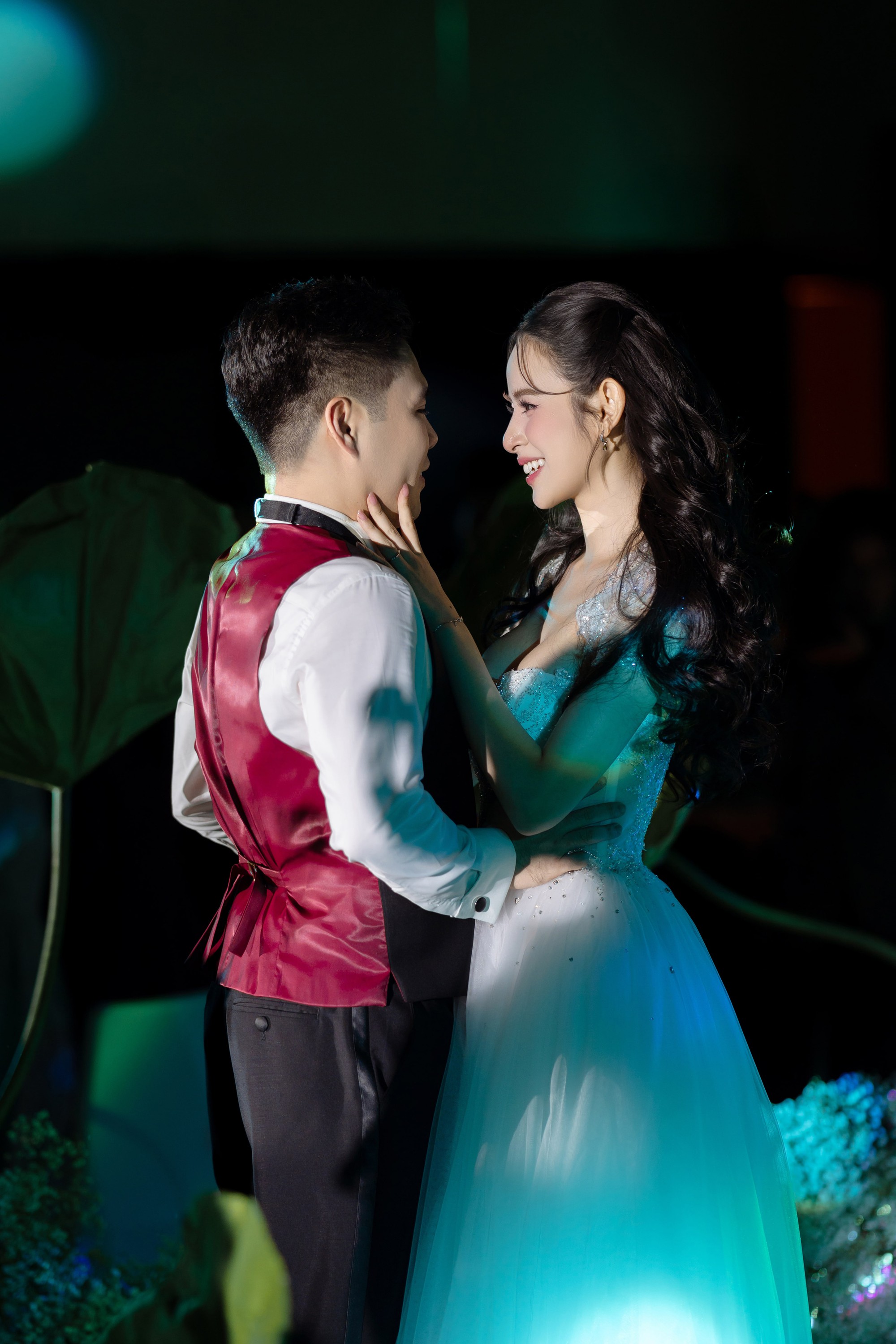 Không thể ngờ Hương Liên và chồng thiếu gia lại đến mức này!- Ảnh 11. Không thể ngờ Hương Liên và chồng thiếu gia lại đến mức này!- Ảnh 11.