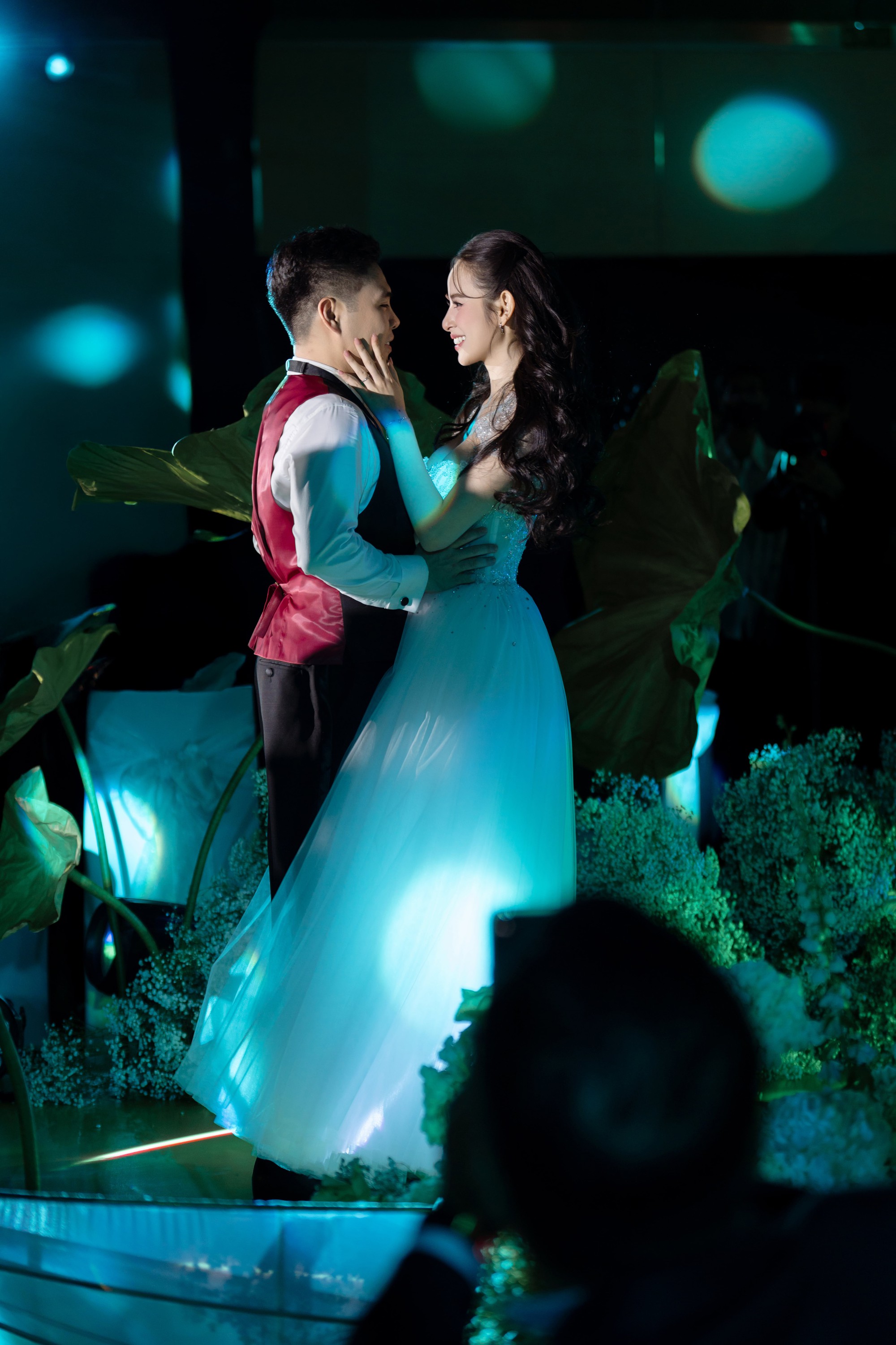 Không thể ngờ Hương Liên và chồng thiếu gia lại đến mức này!- Ảnh 10. Không thể ngờ Hương Liên và chồng thiếu gia lại đến mức này!- Ảnh 10.