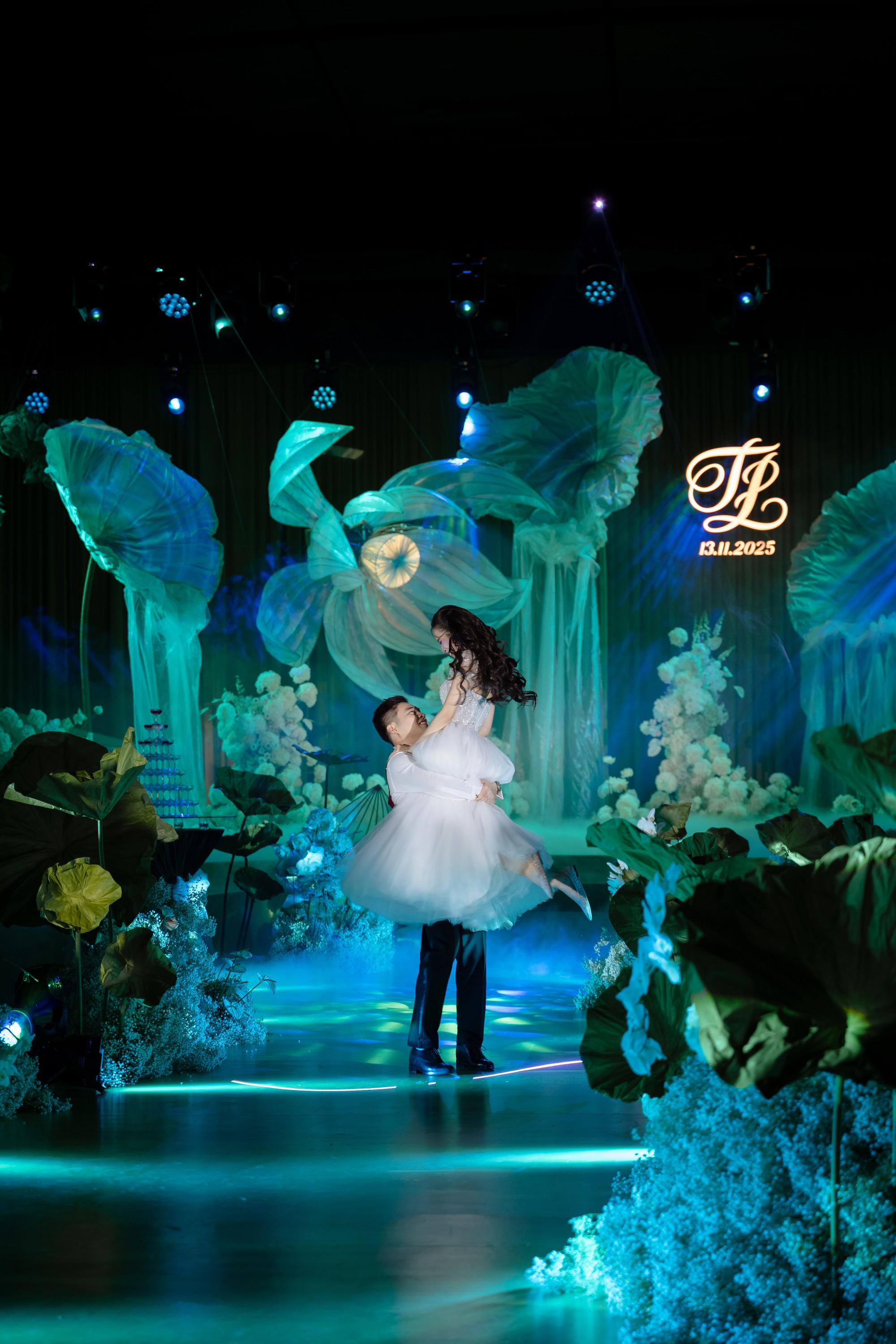 Không thể ngờ Hương Liên và chồng thiếu gia lại đến mức này!- Ảnh 9. Không thể ngờ Hương Liên và chồng thiếu gia lại đến mức này!- Ảnh 9.