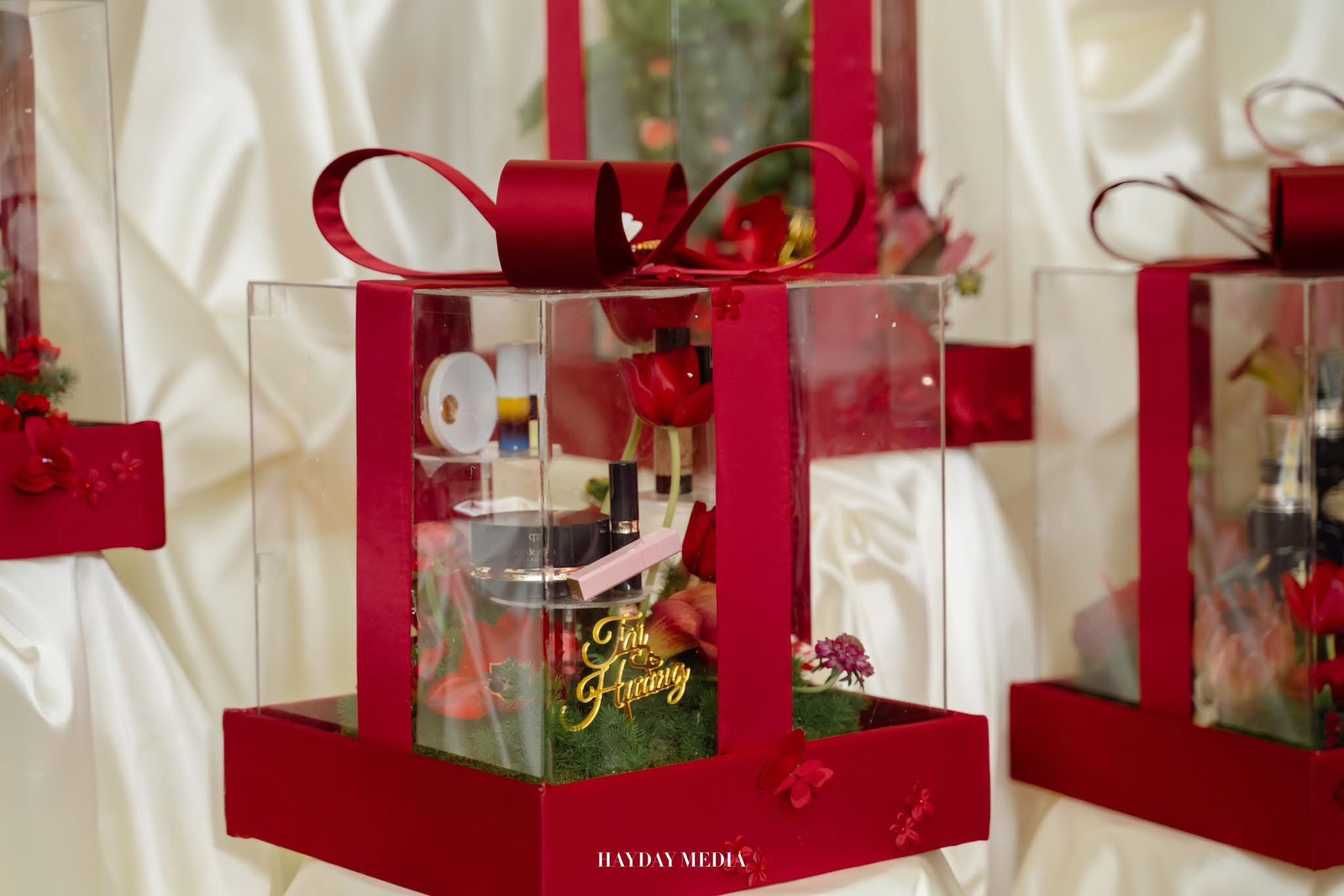 Tráp cưới 18 triệu độc lạ nhất Việt Nam: Gần chục món mỹ phẩm cao cấp, sướng nhất cô dâu!- Ảnh 1.