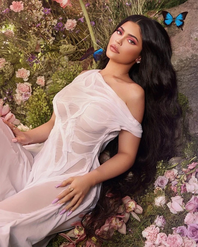 Kylie Jenner kể chuyện làm ngực từng khiến hàng vạn cô gái chạy theo: Hối hận vì làm điều này quá sớm như 1 lời nhắc nhở chị em ham làm đẹp- Ảnh 6.