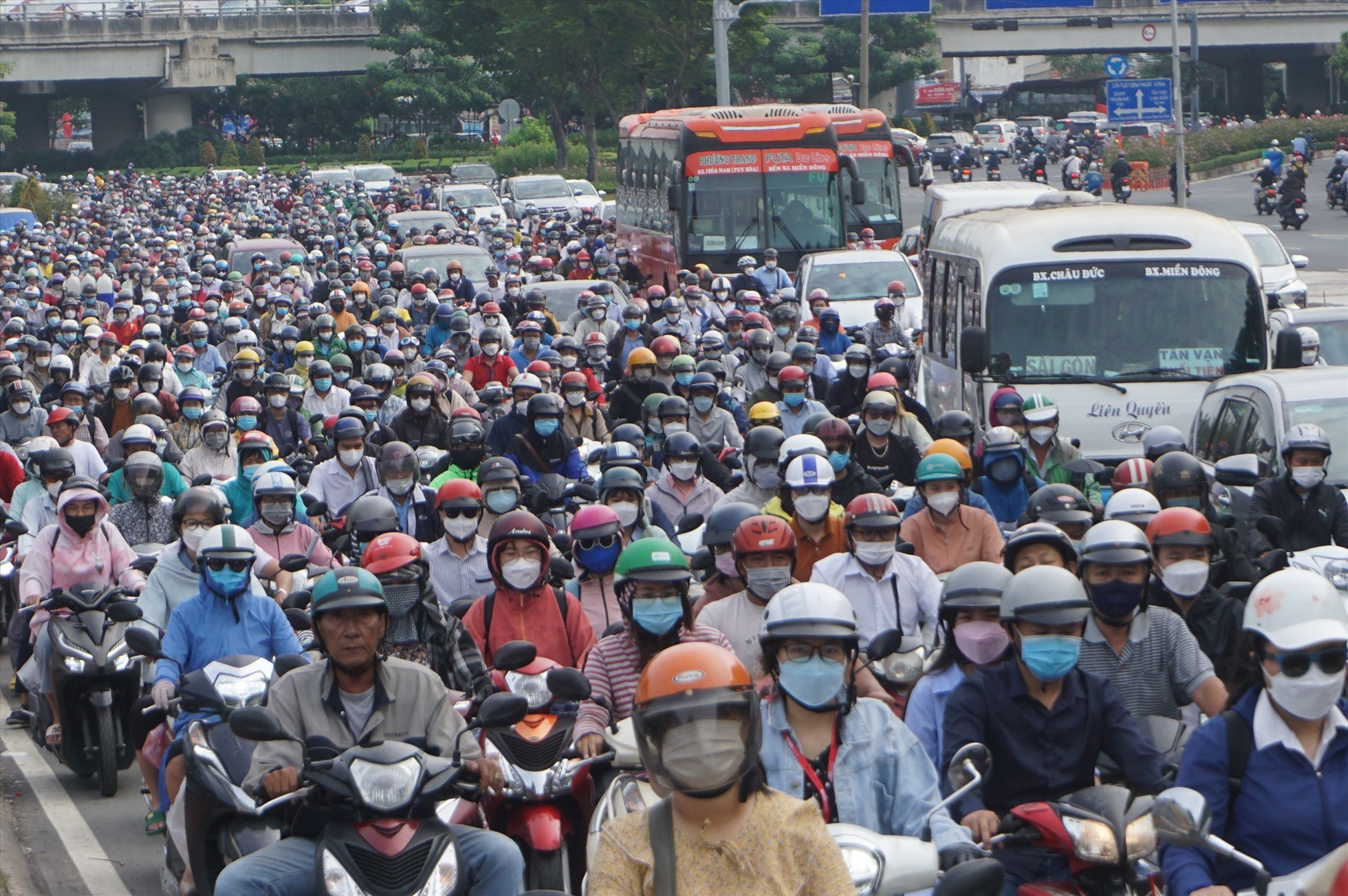 Không sợ xe điện, chỉ sợ hiểu sai: Góc nhìn giúp sinh viên Học viện Ngân hàng giành quán quân Green Voices 2025- Ảnh 4.