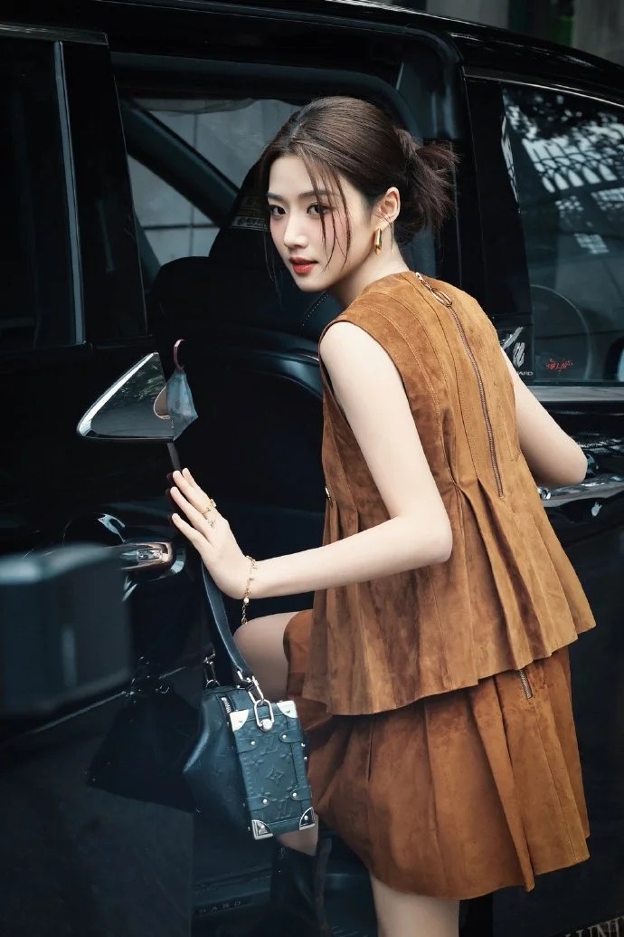 Lư Dục Hiểu rạng rỡ ở Macau: Bí quyết mặc đẹp giúp 3 con giáp này cũng tỏa sáng, hút vận may như “nữ thần LV”- Ảnh 5.