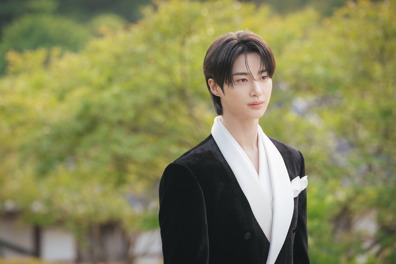 Đội ơn trời đất vì cặp đôi này đã yêu nhau: Nhà trai là hoàng tử cao sang quyền quý, nhà gái xinh yêu như em bé- Ảnh 4. Đội ơn trời đất vì cặp đôi này đã yêu nhau: Nhà trai là hoàng tử cao sang quyền quý, nhà gái xinh yêu như em bé- Ảnh 4.