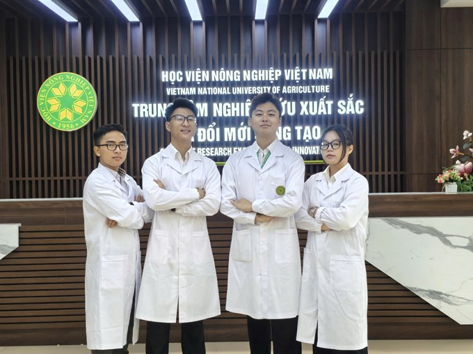 Sinh viên VNUA tối ưu hiệu quả, giảm phát thải khí nhà kính trong canh tác lúa- Ảnh 1.