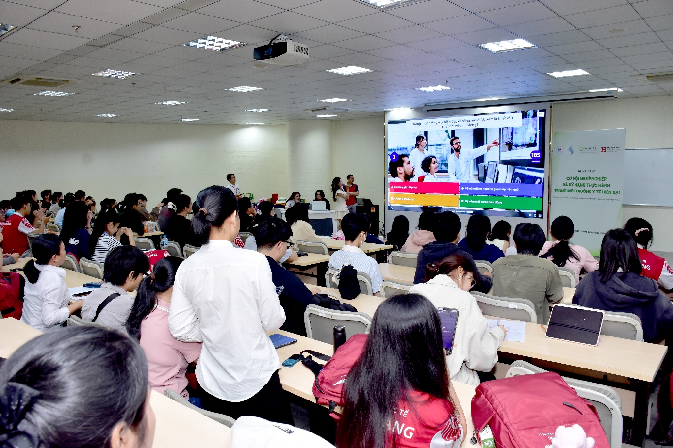 “Nhân sự kế thừa ngành y” – hành trình người trẻ tiếp bước tri thức và y đức- Ảnh 1.