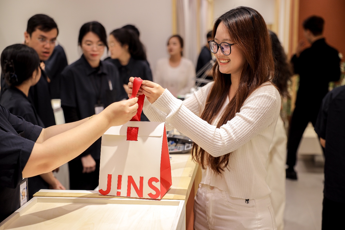 Tại sao kính mắt JINS đang trở thành món “must-have” của những người có gu?- Ảnh 11. Tại sao kính mắt JINS đang trở thành món “must-have” của những người có gu?- Ảnh 11.