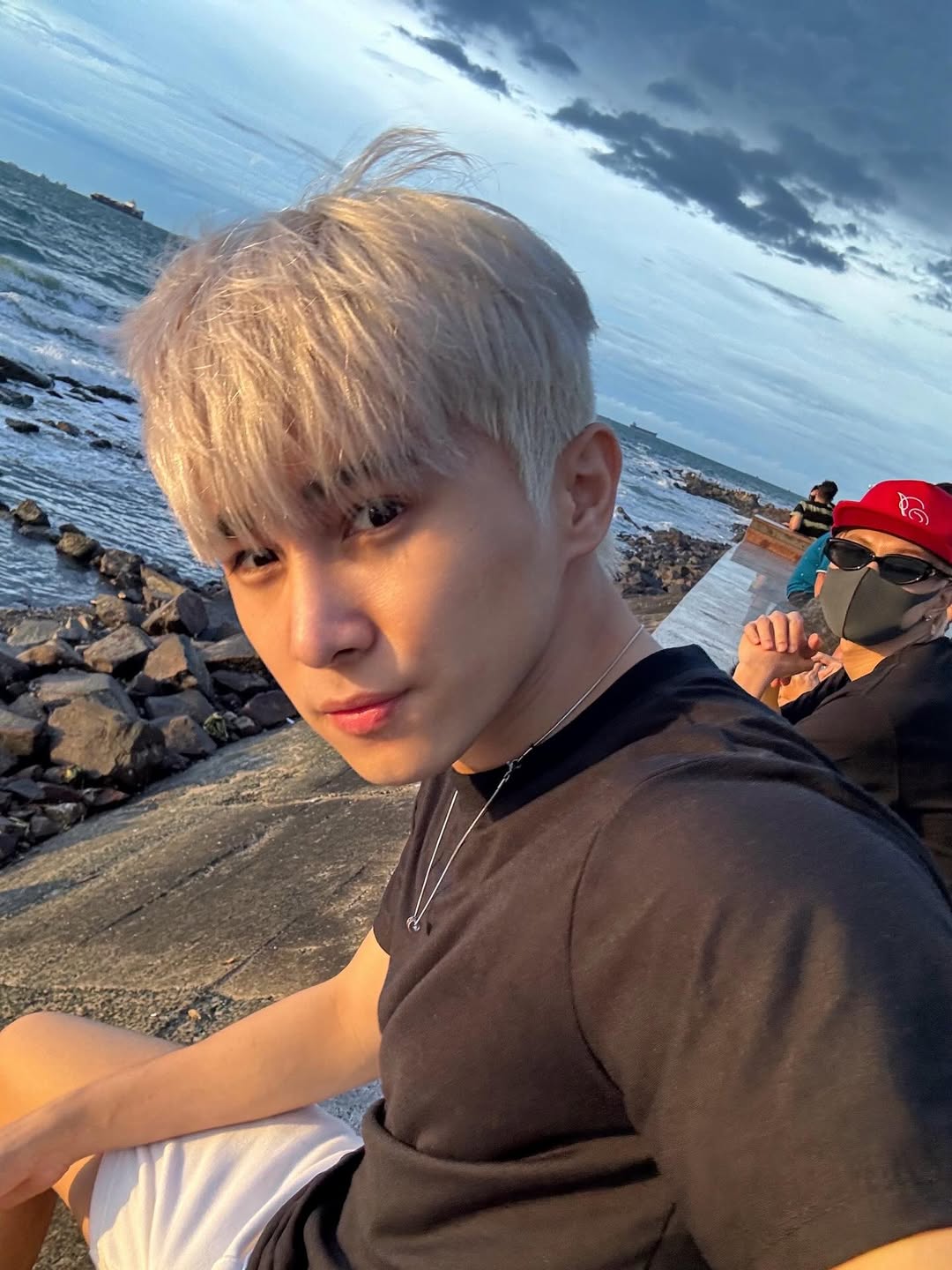 “Mỹ nam chạy trốn” của Say Hi: Visual chấp 10 Anh Trai, từng tẩu thoát khỏi công ty quản lý “ảo” hơn cả phim- Ảnh 1. “Mỹ nam chạy trốn” của Say Hi: Visual chấp 10 Anh Trai, từng tẩu thoát khỏi công ty quản lý “ảo” hơn cả phim- Ảnh 1.