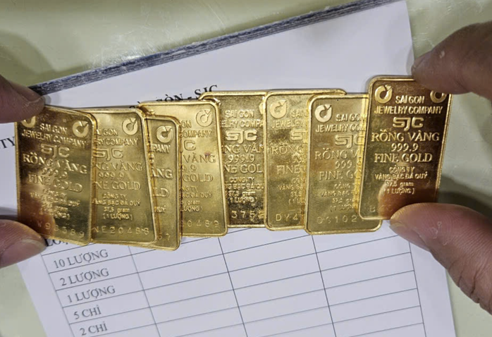 Sáng 13-11, giá vàng miếng SJC, vàng nhẫn tăng rất mạnh- Ảnh 1.