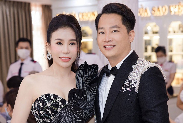 Gia tài kếch xù của "bà trùm thẩm mỹ viện" Mailisa: Biệt phủ 4.000m2, la liệt siêu xe trăm tỷ và 16 chi nhánh là 16 toà nhà nguy nga lộng lẫy- Ảnh 1. Gia tài kếch xù của "bà trùm thẩm mỹ viện" Mailisa: Biệt phủ 4.000m2, la liệt siêu xe trăm tỷ và 16 chi nhánh là 16 toà nhà nguy nga lộng lẫy- Ảnh 1.