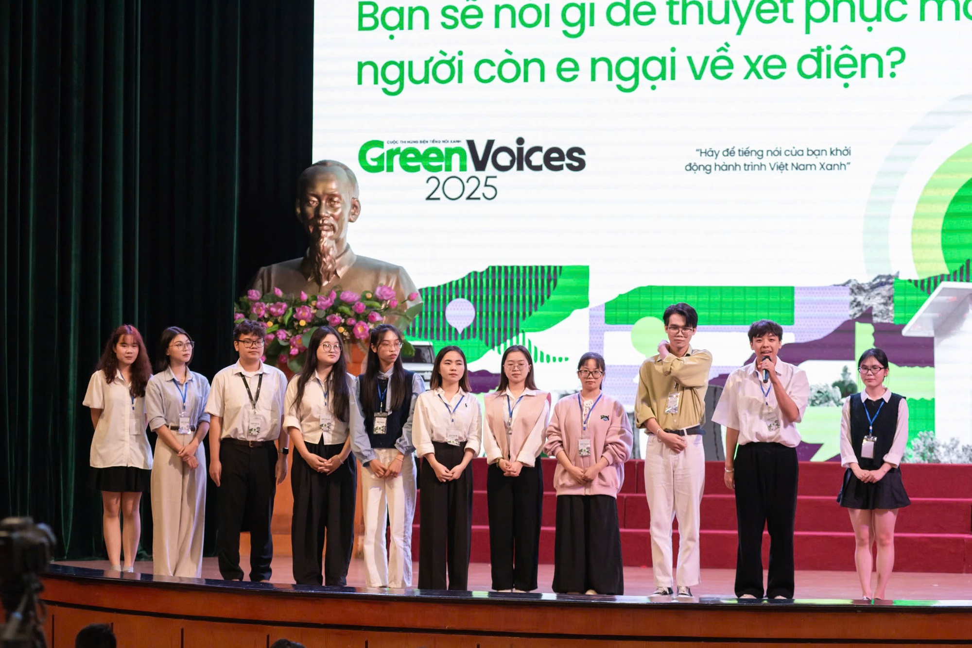 Đến Học viện Ng&acirc;n h&agrave;ng nghe sinh vi&ecirc;n thi Green Voices: Thuyết phục người e ngại với xe điện bằng chi ph&iacute; thấp, sử dụng an to&agrave;n- Ảnh 2.