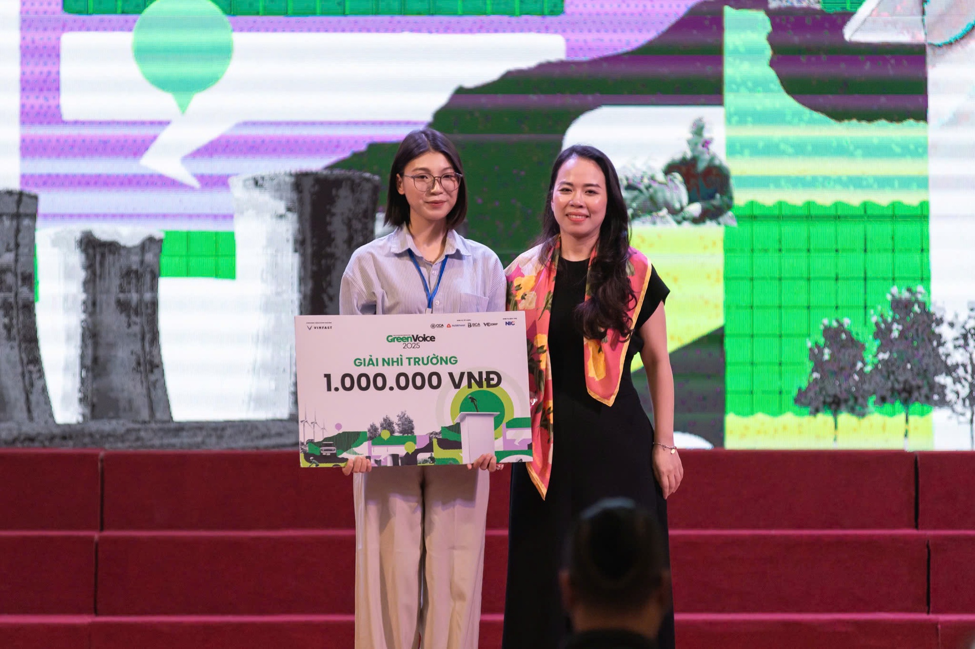 Đến Học viện Ng&acirc;n h&agrave;ng nghe sinh vi&ecirc;n thi Green Voices: Thuyết phục người e ngại với xe điện bằng chi ph&iacute; thấp, sử dụng an to&agrave;n- Ảnh 8.