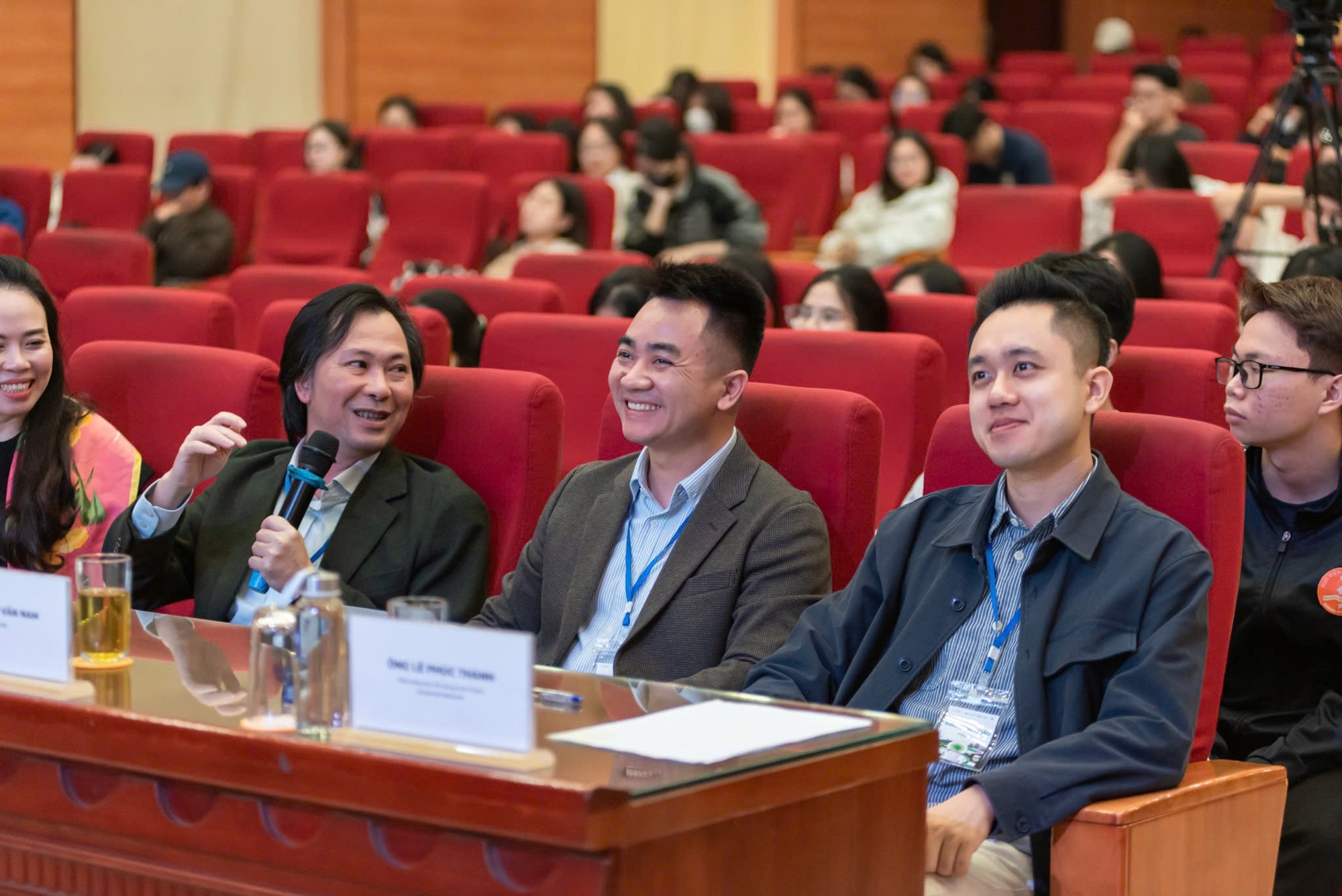 Đến Học viện Ng&acirc;n h&agrave;ng nghe sinh vi&ecirc;n thi Green Voices: Thuyết phục người e ngại với xe điện bằng chi ph&iacute; thấp, sử dụng an to&agrave;n- Ảnh 6.