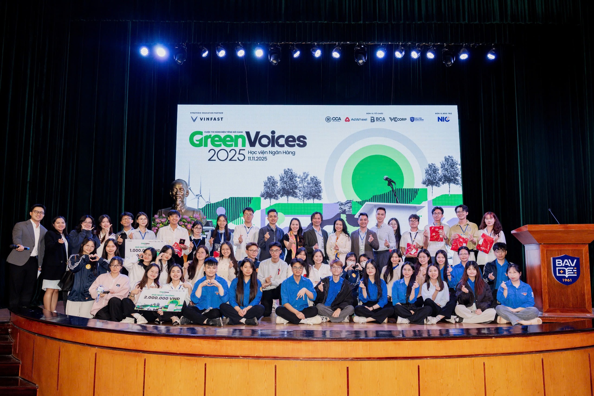 Đến Học viện Ng&acirc;n h&agrave;ng nghe sinh vi&ecirc;n thi Green Voices: Thuyết phục người e ngại với xe điện bằng chi ph&iacute; thấp, sử dụng an to&agrave;n- Ảnh 1.