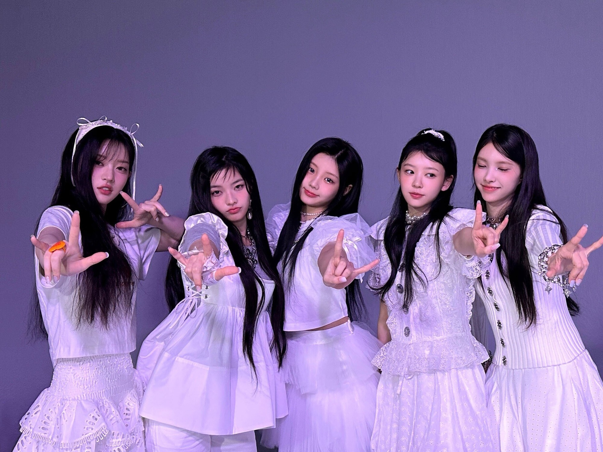 83 nghệ sĩ bị cấm tương tác với NewJeans - Ảnh 4.