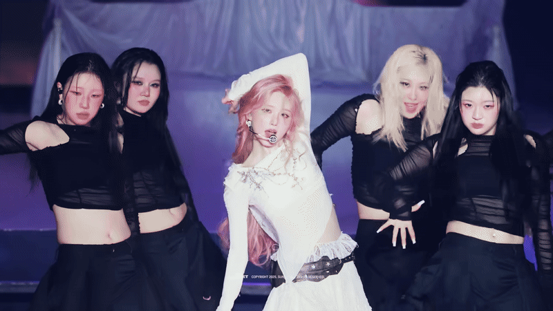 Nữ thần Kpop có mái tóc được ví như “cơ thể sống”, chung nhóm thì tàng hình nhưng đứng 1 mình chấp luôn Jang Wonyoung- Ảnh 2.