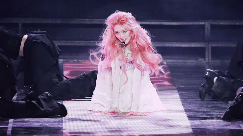 Nữ thần Kpop có mái tóc được ví như “cơ thể sống”, chung nhóm thì tàng hình nhưng đứng 1 mình chấp luôn Jang Wonyoung- Ảnh 3.