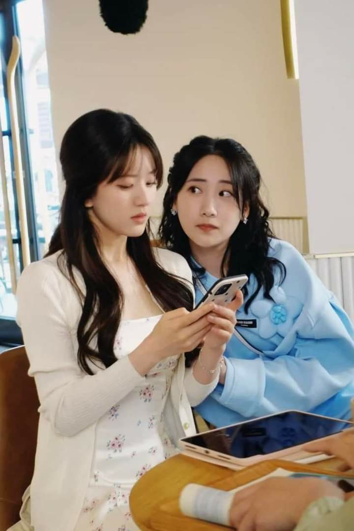 Sống đủ lâu để nhận ra 3 kiểu người “rắn độc” khi đi họp lớp- Ảnh 2.