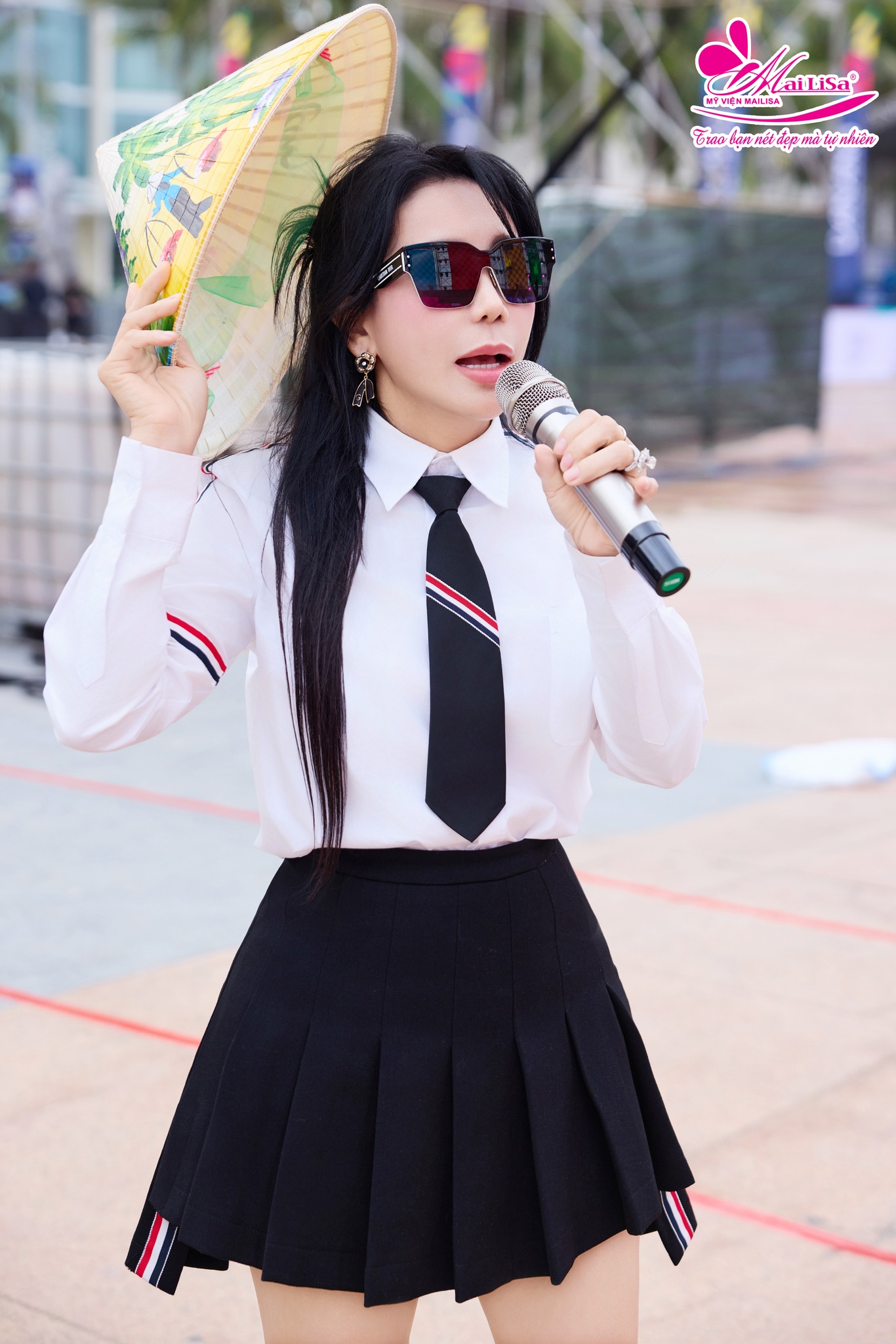 Quất đồ hiệu theo lô kiểu Mailisa: Một mẫu sơmi chốt luôn vài trăm cái, váy có tới cả nghìn chiếc- Ảnh 8.