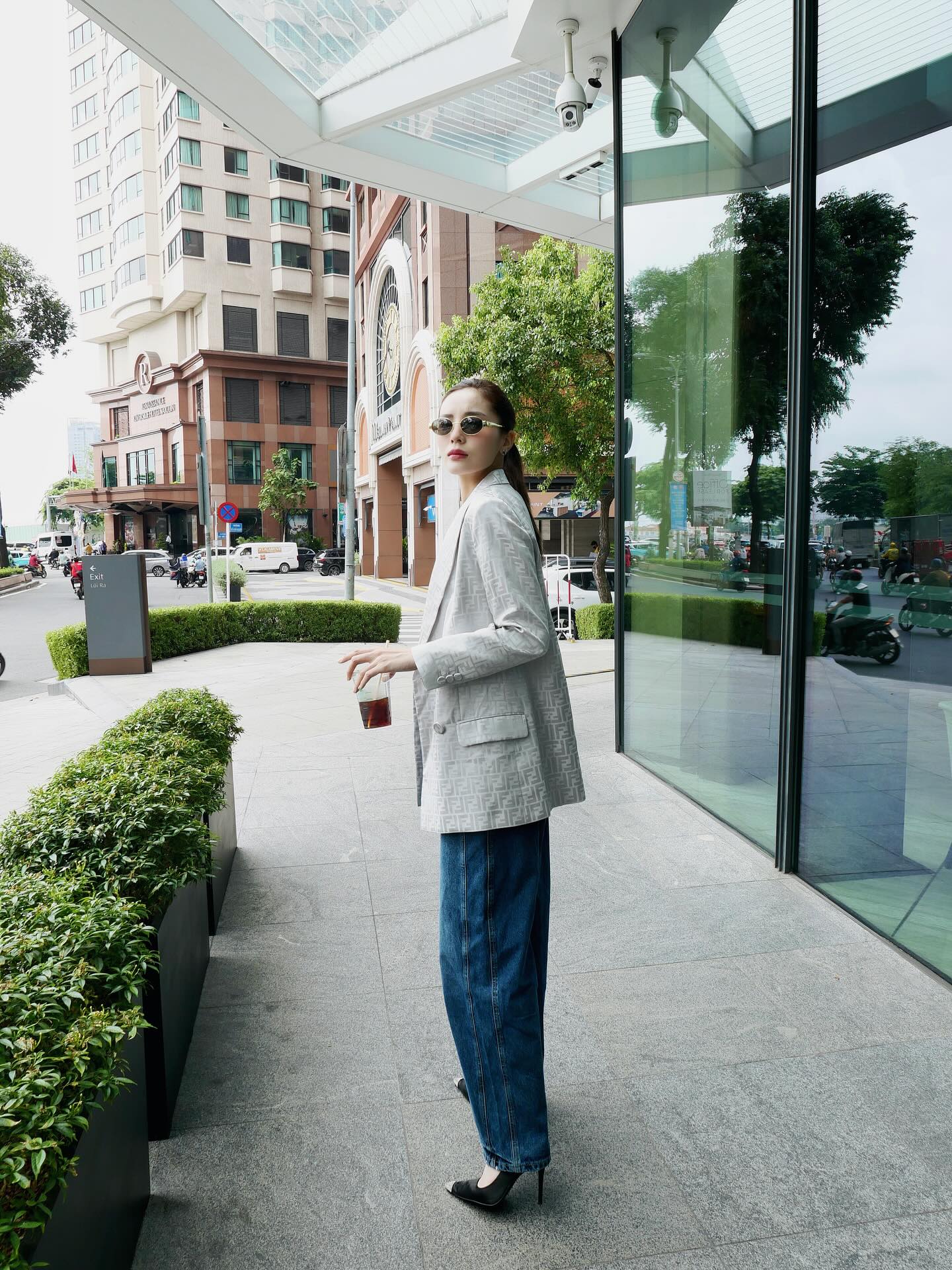 Thích mặc quần dài hơn váy, chị em hãy tham khảo style của 4 mỹ nhân Việt- Ảnh 7.