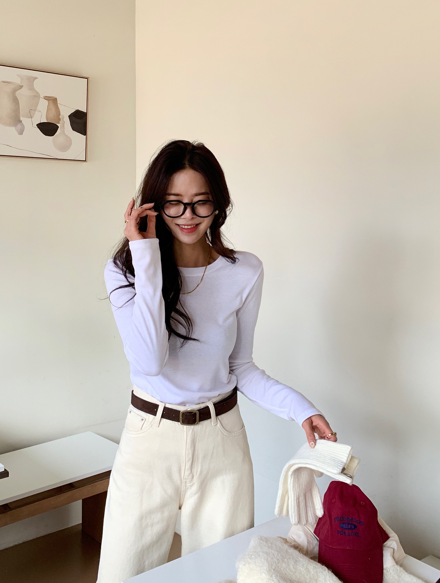 4 cách mặc áo thun dài tay tới công sở siêu trẻ trung và chuẩn thanh lịch- Ảnh 9. 4 cách mặc áo thun dài tay tới công sở siêu trẻ trung và chuẩn thanh lịch- Ảnh 9.