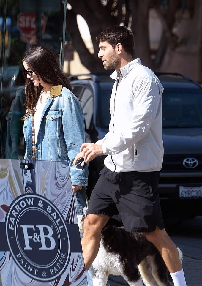 Tom Cruise cũng có ngày này: Bị mỹ nhân kém 26 tuổi 