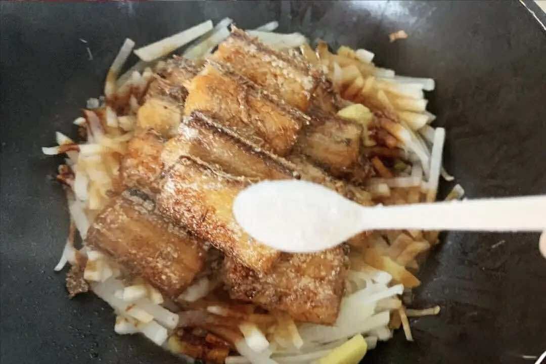 Người sành ăn sẽ ưu ái chọn 5 loại cá này vào mùa đông: Hương vị béo ngậy và ngon miệng lại rất dễ chế biến- Ảnh 7.