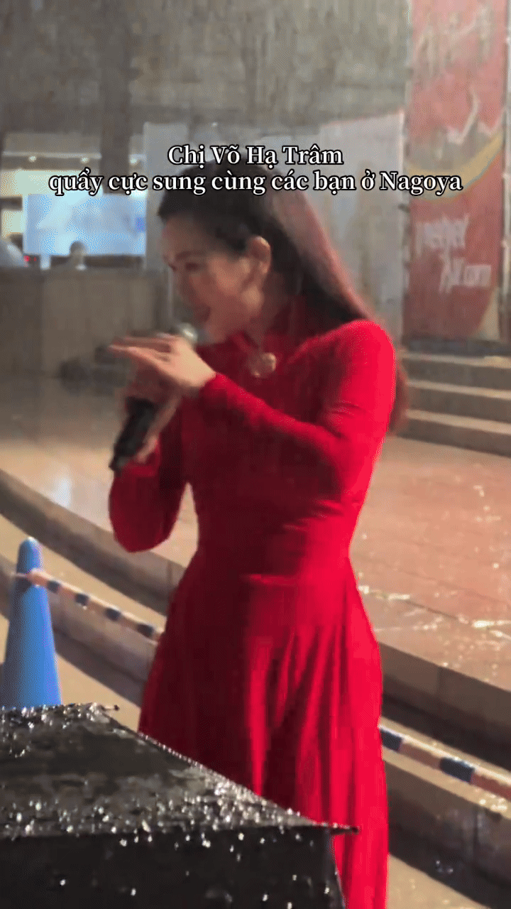 Trình của nữ ca sĩ đắt show bậc nhất: Hát dưới mưa rào rét run, miệng thở ra khói mà giọng vẫn cực nét- Ảnh 3.