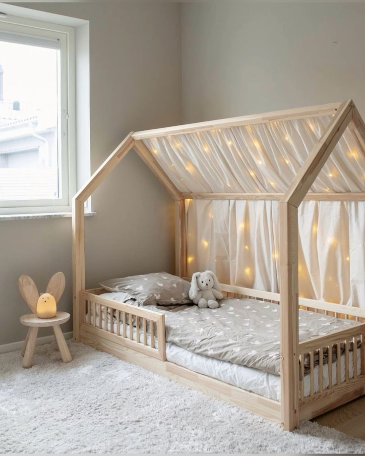 Những sai lầm trong phong thủy phòng ngủ khiến con hay ốm vặt mà mẹ không biết- Ảnh 1.