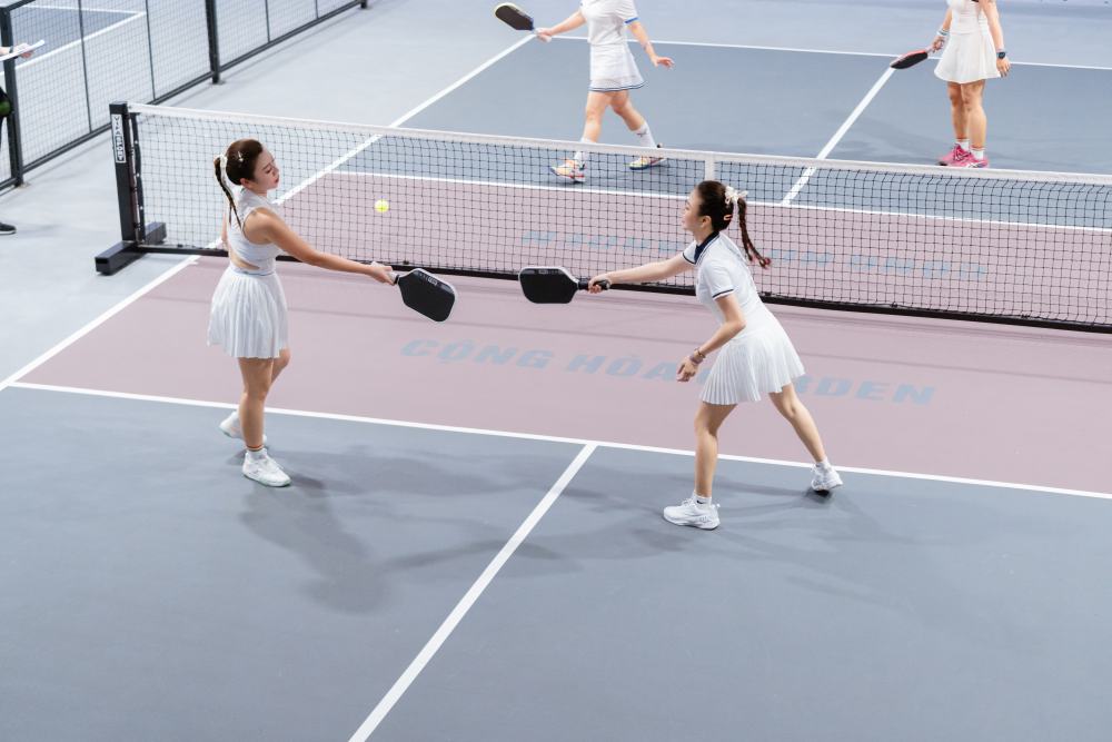 Hội gái đẹp nói cuộc đời “đảo chiều" từ khi “dính” vào pickleball: Là sao nữa?- Ảnh 2. Hội gái đẹp nói cuộc đời “đảo chiều" từ khi “dính” vào pickleball: Là sao nữa?- Ảnh 2.