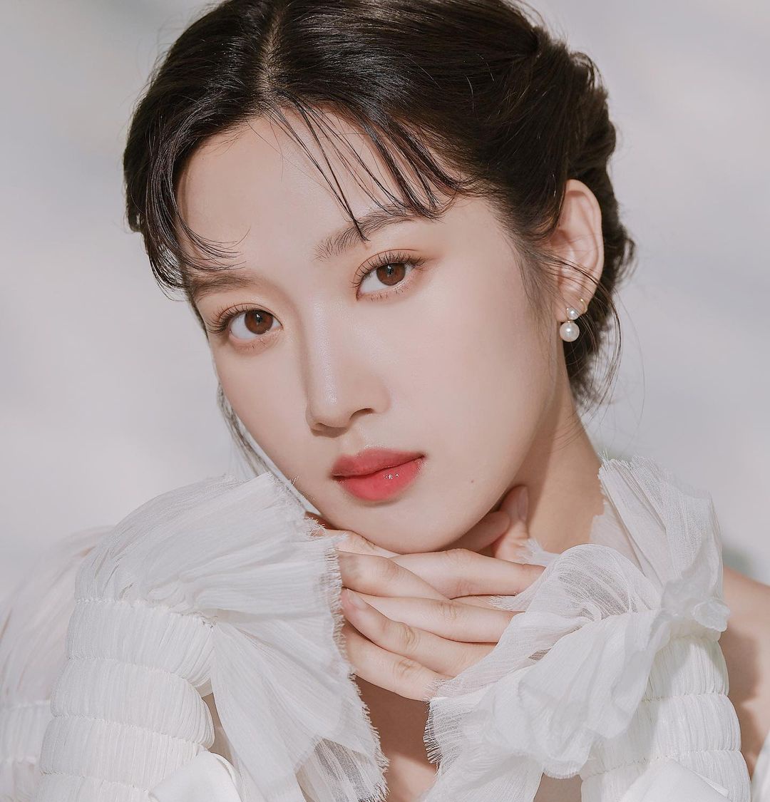 Tại sao cặp đôi này có thể yêu nhau vậy: Nhìn mặt như cách cả một thế hệ, đào đâu ra chemistry bây giờ- Ảnh 3.