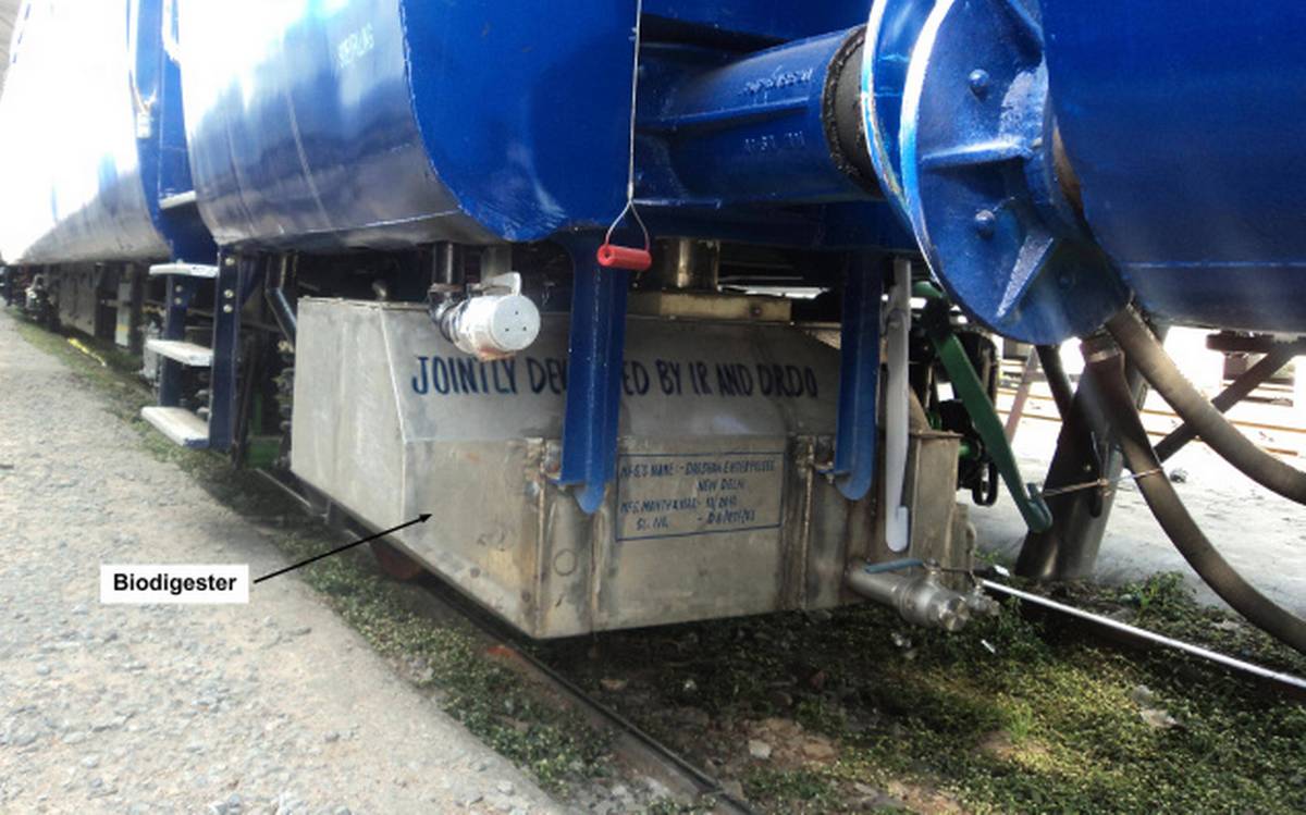 Vì sao chất thải trong nhà vệ sinh tàu hỏa từng được xả thẳng xuống đường ray? Sự thật ít ai ngờ tới- Ảnh 3.