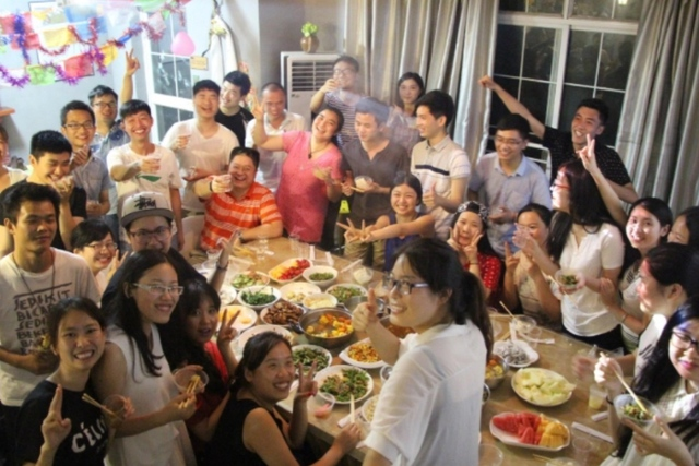 Họp lớp báo 50 người đến, lúc đi ăn lại thành 70 người, hết 185 triệu đồng nhưng tiền thu về thiếu 37 triệu đồng: Ăn xong cả lớp rời nhóm!- Ảnh 2. Họp lớp báo 50 người đến, lúc đi ăn lại thành 70 người, hết 185 triệu đồng nhưng tiền thu về thiếu 37 triệu đồng: Ăn xong cả lớp rời nhóm!- Ảnh 2.