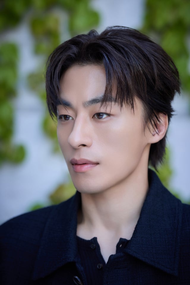 Tại sao cặp đôi này có thể yêu nhau vậy: Nhìn mặt như cách cả một thế hệ, đào đâu ra chemistry bây giờ- Ảnh 4.