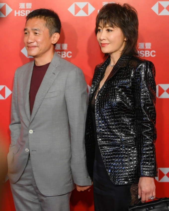 Mỹ nhân Hong Kong tuổi 60 da không nếp nhăn: Mỗi ngày uống 1 lít nước giàu collagen tự nhiên từ quả dân dã, chợ Việt bán quanh năm- Ảnh 2.